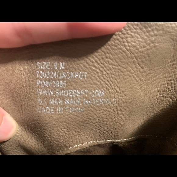 Tan boots - Picture 2 of 2